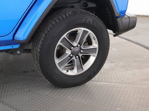 Used 2023 Jeep Wrangler Sahara image 14