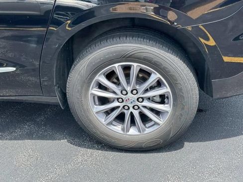 Used 2024 Buick Enclave Essence w/ Technology Package FWD image 7