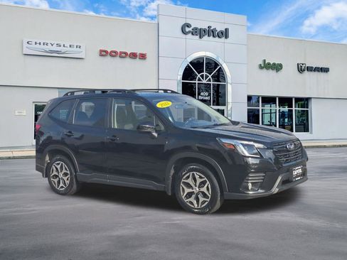 Used 2022 Subaru Forester Premium AWD/4WD image 1
