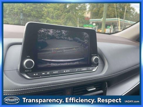 Certified 2023 Nissan Rogue SV image 28