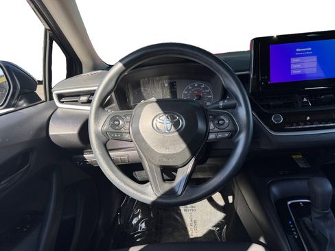 Used 2025 Toyota Corolla LE w/ LE Premium Package FWD image 12