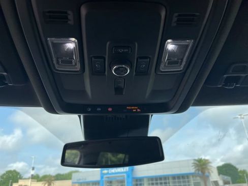 Used 2025 GMC Yukon Denali AWD/4WD image 37