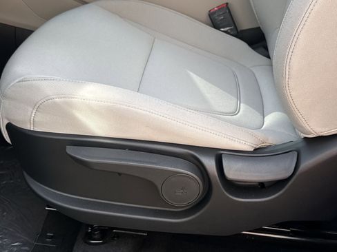 New 2026 Hyundai Tucson SE image 14