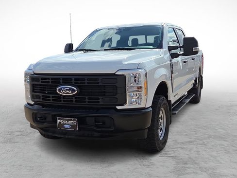 Used 2025 Ford F250 XL w/ XL Off-Road Package AWD/4WD image 4