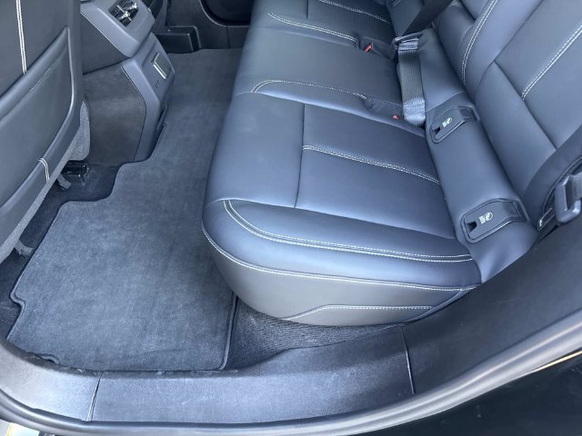 Certified 2025 Cadillac Optiq Luxury 1 AWD/4WD image 28