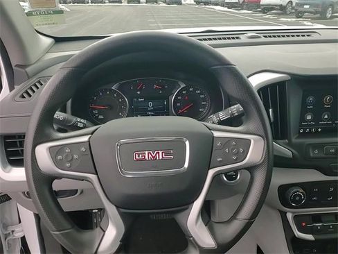 Certified 2024 GMC Terrain SLE image 15