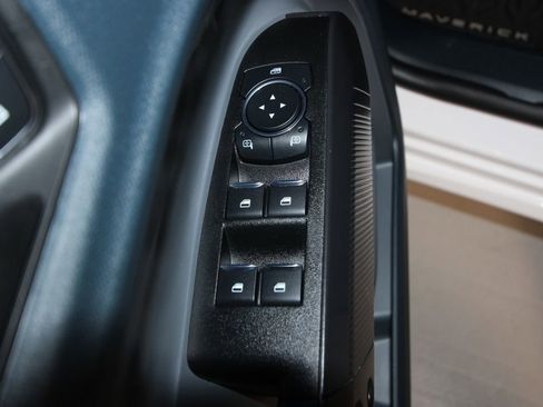 Used 2025 Ford Maverick Lobo image 6