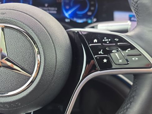 Used 2023 Mercedes-Benz EQS 580 4MATIC SUV image 18
