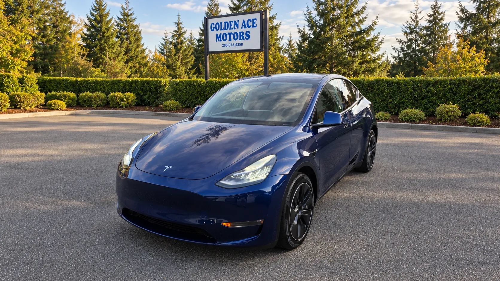 Used 2023 Tesla Model Y Long Range AWD/4WD image 1