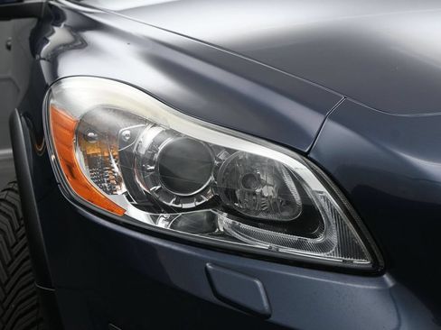 Used 2011 Volvo C30 T5 w/ Multimedia Pkg FWD image 4