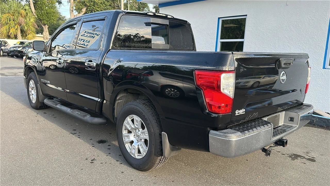 Used 2017 Nissan Titan SV RWD image 10
