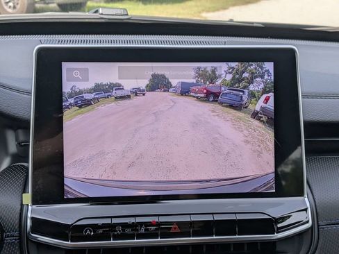 New 2026 Jeep Compass Latitude AWD/4WD image 32
