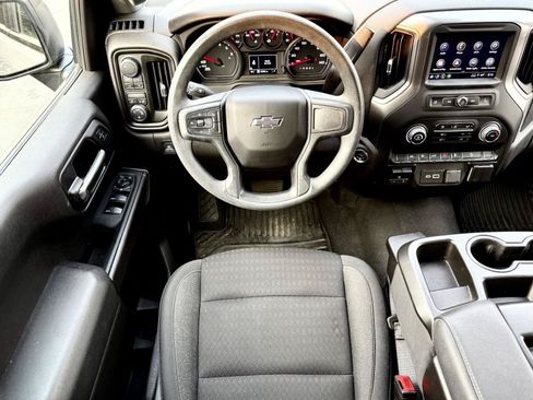 Used 2024 Chevrolet Silverado 1500 Custom Trail Boss w/ Dark Appearance Package AWD/4WD image 2