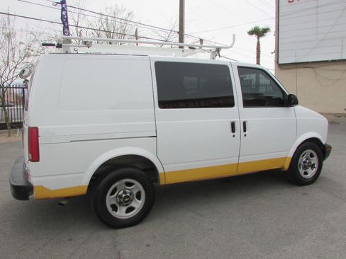 Used 2004 Chevrolet Astro RWD image 3