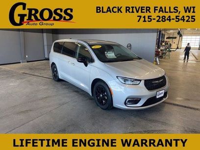 Certified 2024 Chrysler Pacifica Touring-L