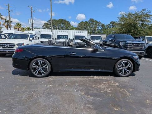 Used 2025 Mercedes-Benz CLE 300 4MATIC Cabriolet image 4