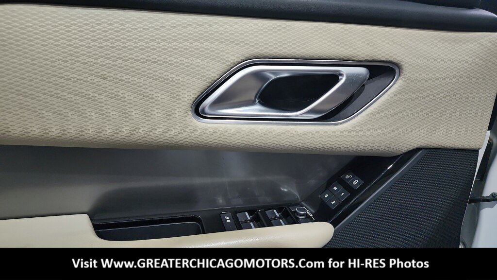 Used 2019 Land Rover Range Rover Velar S AWD/4WD image 25