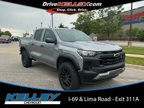 Used 2023 Chevrolet Colorado Trail Boss w/ Technology Package AWD/4WD image 1