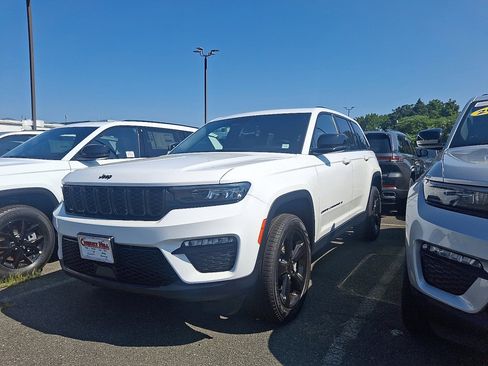 New 2025 Jeep Grand Cherokee Limited w/ Black Appearance Package image 1