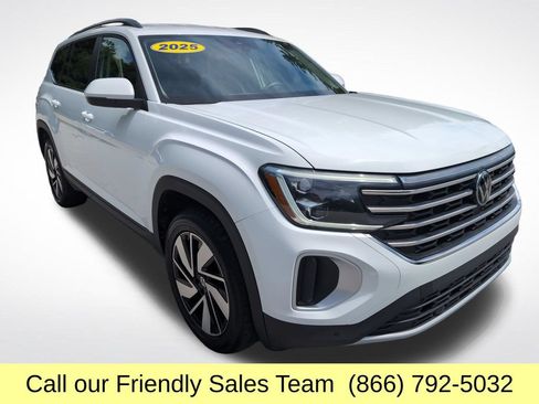 Used 2025 Volkswagen Atlas SE AWD/4WD image 8