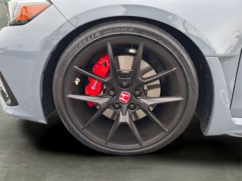 Used 2025 Honda Civic Type R image 10