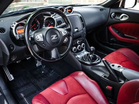 Used 2010 Nissan 370Z Touring w/ Sport Pkg RWD image 2