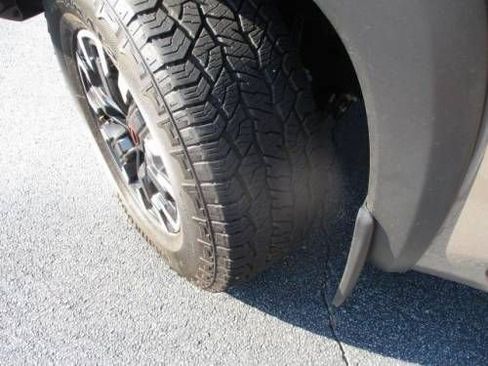 Used 2024 Nissan Frontier PRO-4X w/ Technology Package image 10