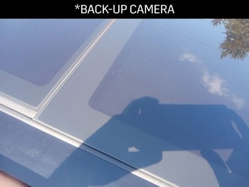 Used 2022 Volvo XC40 T5 R-Design image 7