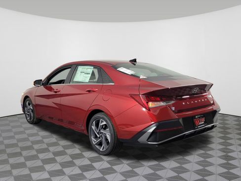 New 2025 Hyundai Elantra Limited image 38