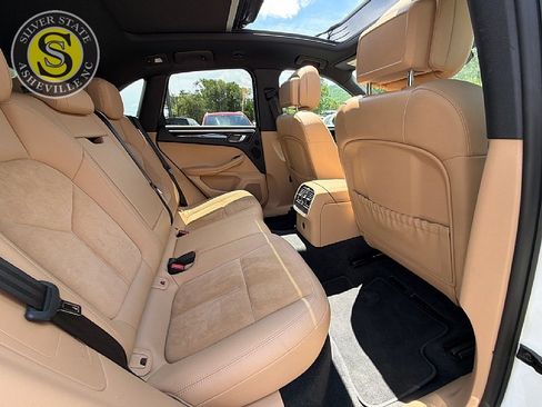Used 2017 Porsche Macan AWD/4WD image 18