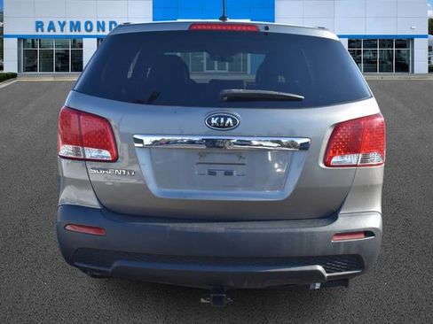 Used 2012 Kia Sorento LX image 4