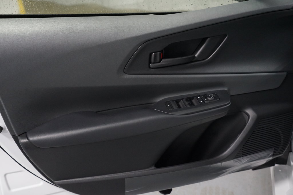 New 2027 Toyota Prius LE FWD image 28