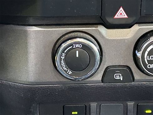 Used 2019 Toyota Tacoma TRD Off-Road image 22