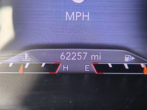 Certified 2023 Jeep Cherokee Altitude Lux image 29