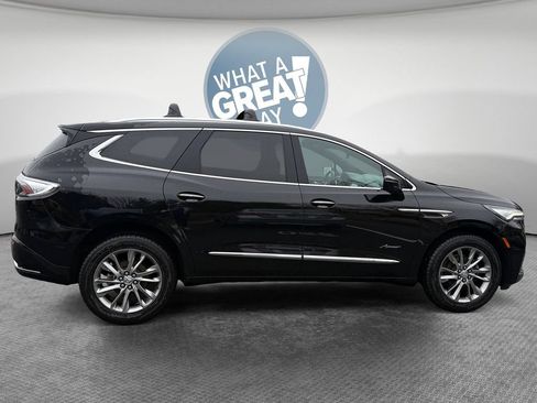 Used 2023 Buick Enclave Avenir AWD/4WD image 2