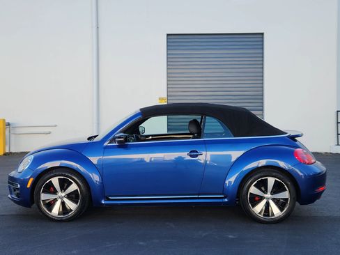 Used 2013 Volkswagen Beetle 2.0T image 2