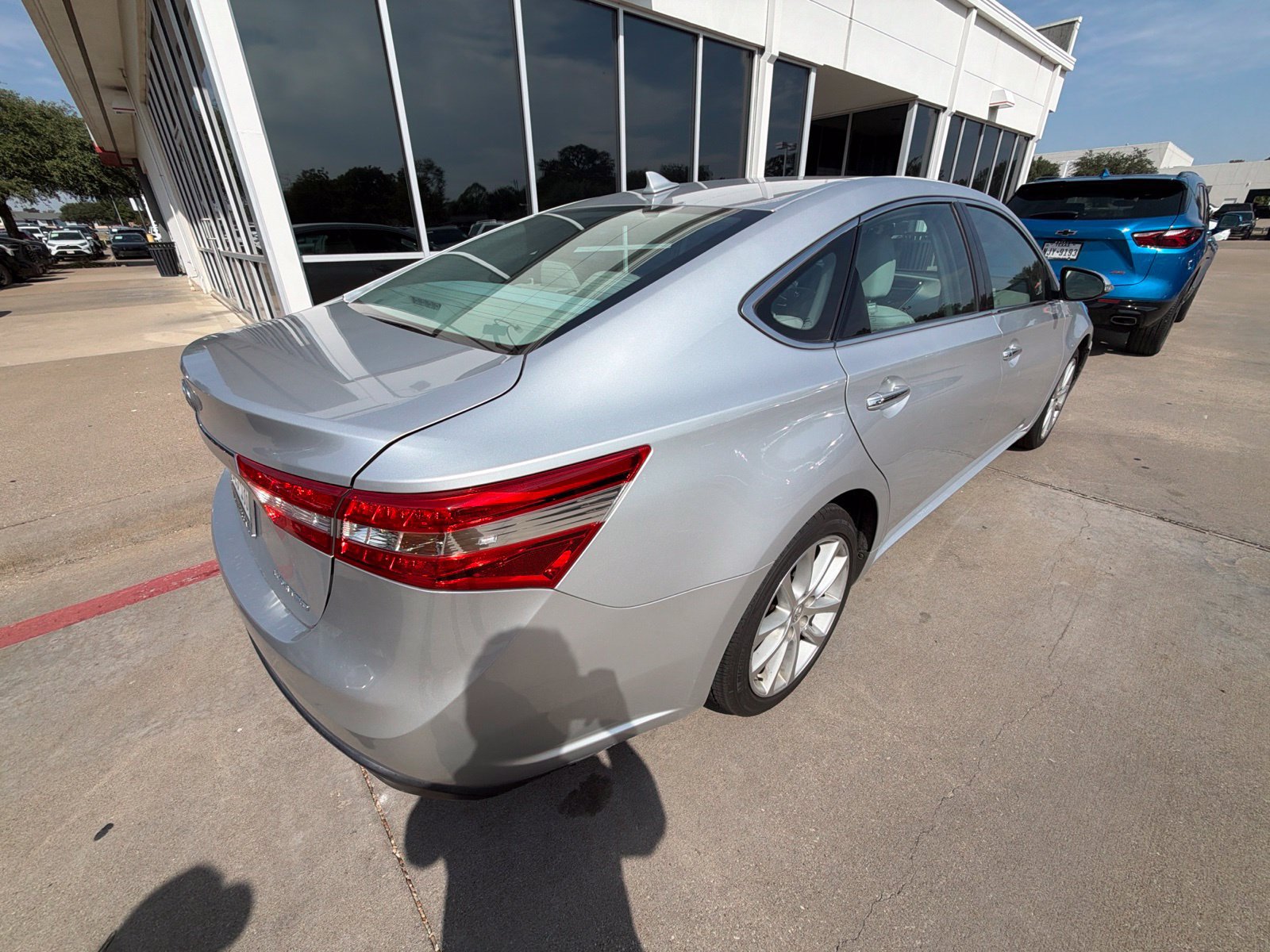 Used 2014 Toyota Avalon Limited FWD image 5