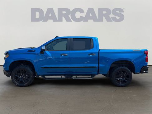 Used 2024 Chevrolet Silverado 1500 Custom Trail Boss w/ Dark Appearance Package AWD/4WD image 4