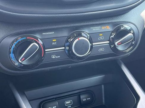 Used 2022 Kia Soul LX w/ Technology Package FWD image 29