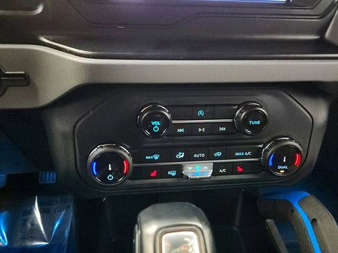 Used 2022 Ford Bronco Black Diamond image 17