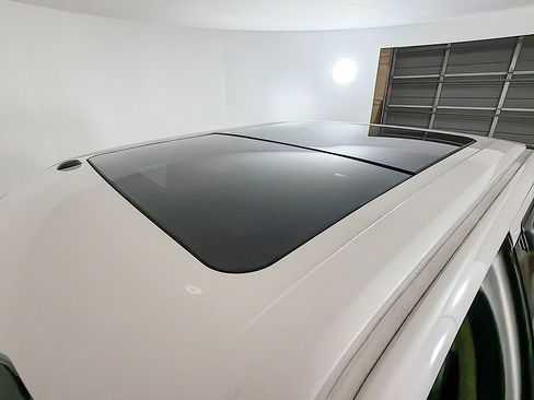 Used 2015 Ford F150 Lariat image 16