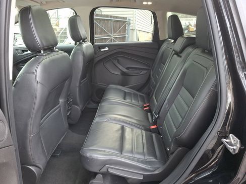 Used 2019 Ford Escape Titanium image 10
