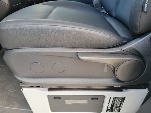 Used 2025 Mercedes-Benz Sprinter 2500 image 20