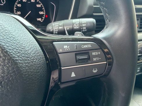 Certified 2024 Honda Pilot Touring image 22