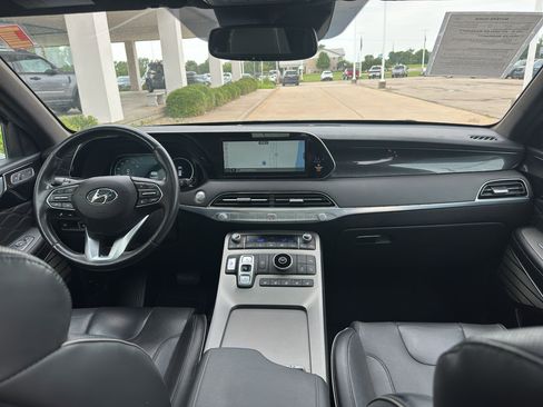 Used 2022 Hyundai Palisade Calligraphy FWD image 3