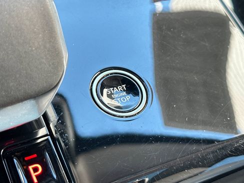 Used 2024 Land Rover Range Rover Sport SE image 34