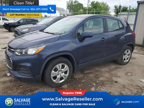 Used 2018 Chevrolet Trax LS FWD image 1
