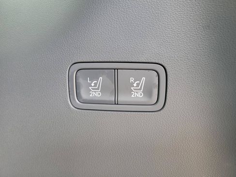 Used 2025 Hyundai Santa Fe SEL FWD image 18