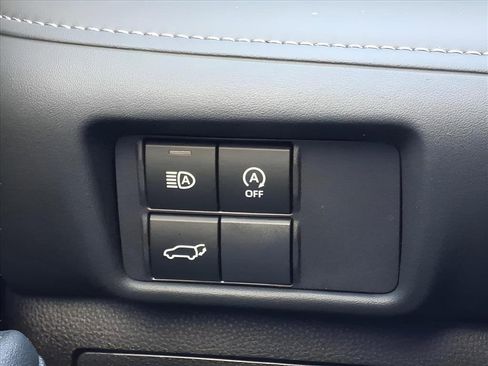 Used 2024 Toyota Highlander XLE image 31