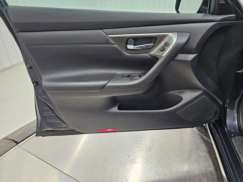 Used 2015 Nissan Altima 2.5 SL w/ Technology Package FWD image 30